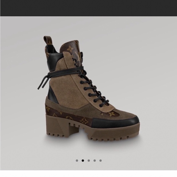 Laureate Platform Desert Boot - Picture 1 of 9